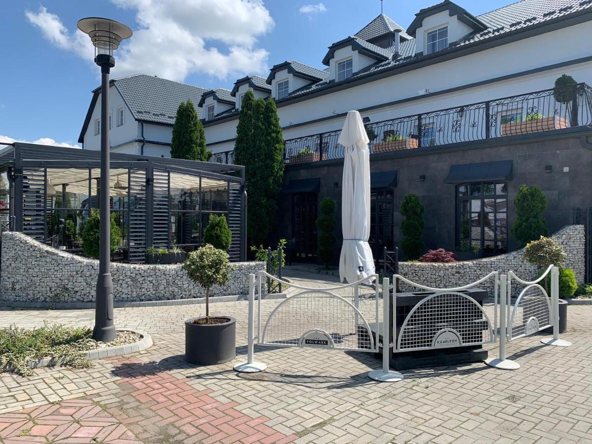Hotel Kameleon Tarnobrzeg Ngoại thất bức ảnh