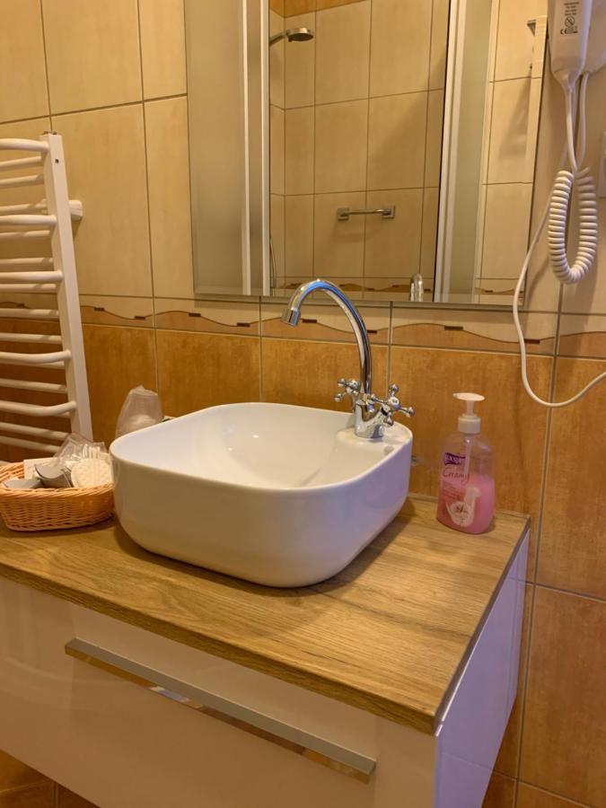 Hotel Kameleon Tarnobrzeg Ngoại thất bức ảnh