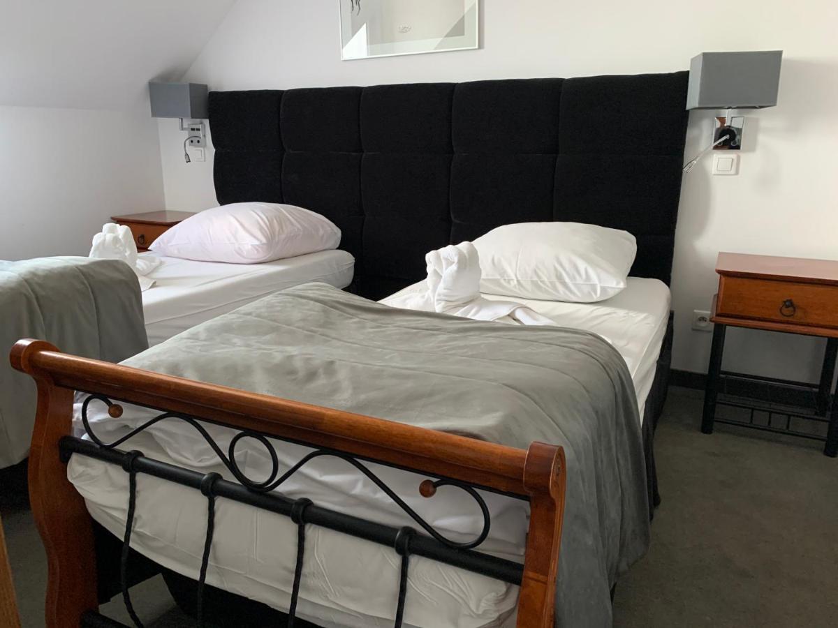 Hotel Kameleon Tarnobrzeg Ngoại thất bức ảnh