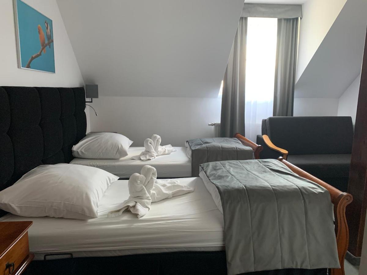 Hotel Kameleon Tarnobrzeg Ngoại thất bức ảnh