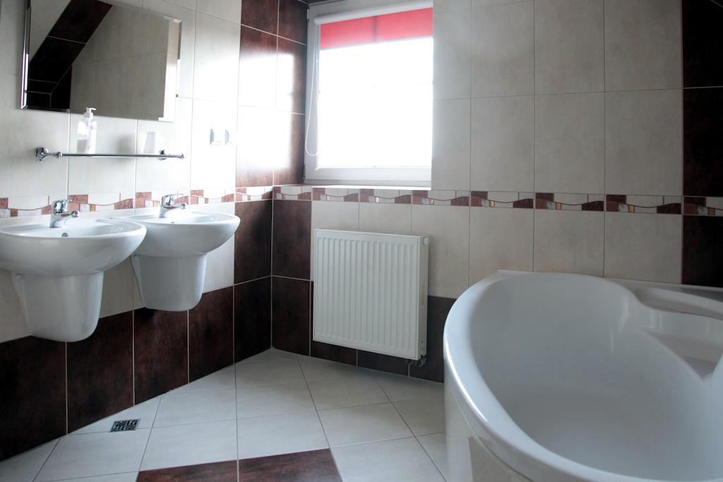 Hotel Kameleon Tarnobrzeg Phòng bức ảnh
