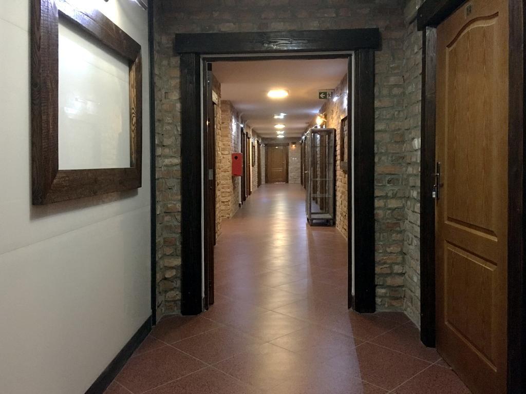 Hotel Kameleon Tarnobrzeg Ngoại thất bức ảnh
